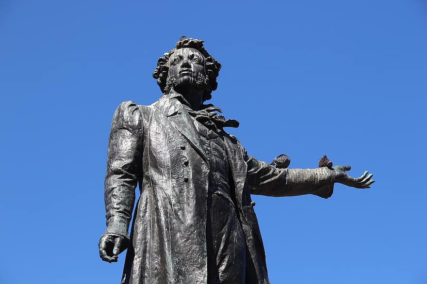 Alexander Pushkin, standbeeld, monument, beeldhouwwerk, man, dichter, Russisch, hemel