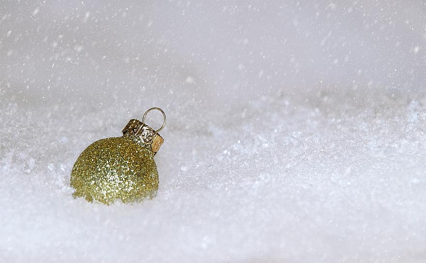 Christmas Tree Ball, Ball, Christmas Ornament, Weihnachtsbaumschmuck, Jewellery, Gold, Sparkle, Snow, Snowfall, Snowflakes, Winter