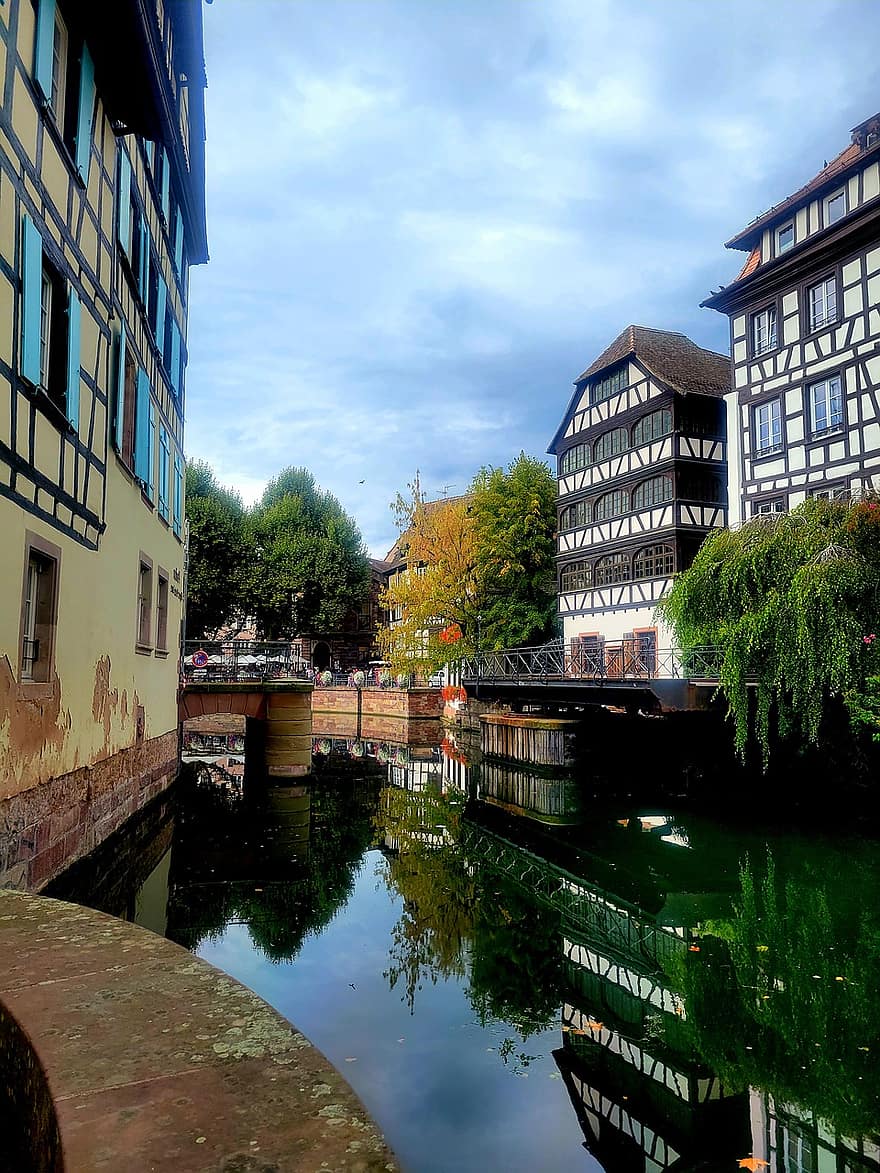Strasbourg, Franciaország, csatorna, idegenforgalom, építészet, híres hely, víz, történelem, nyári, épület külső, épített szerkezet
