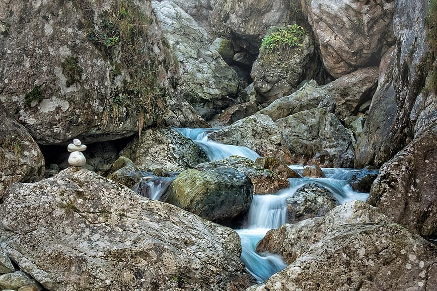 potok, skały, Płynąca woda, głazy, Kamienie w równowadze, sztuka ziemi, Sztuka Zen, dzikie środowisko, Natura